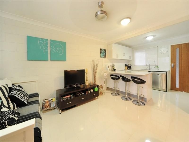 6/9 Salmon Street, Cannonvale QLD 4802