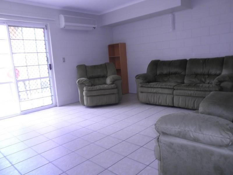 4/11 Island Drive, Cannonvale QLD 4802