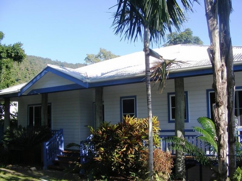 12 Panoramic Court, Cannonvale QLD 4802