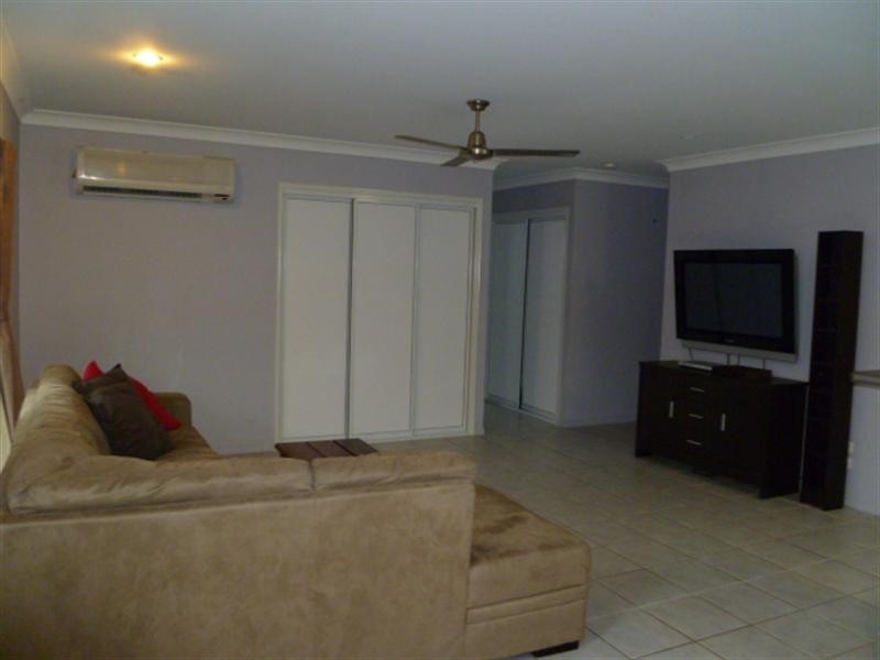 1/14 Banksia Court, Cannonvale QLD 4802