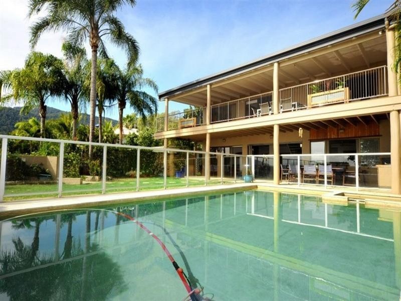 30 Coral Esplanade, Cannonvale QLD 4802