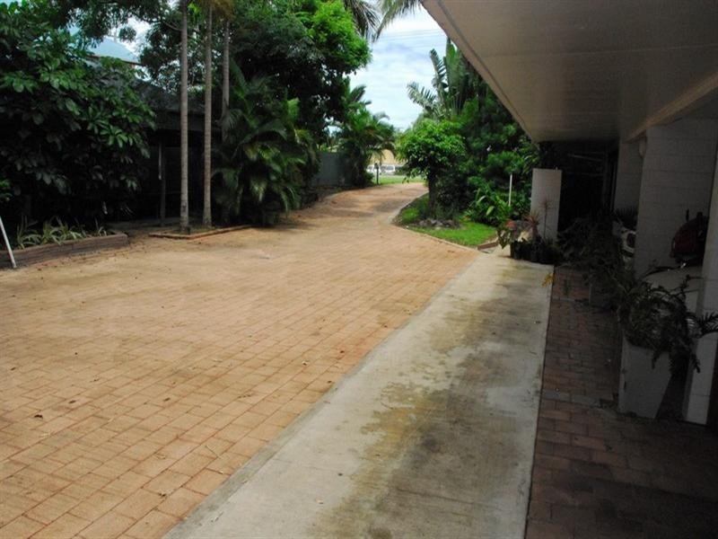 14 Beach Road, Cannonvale QLD 4802