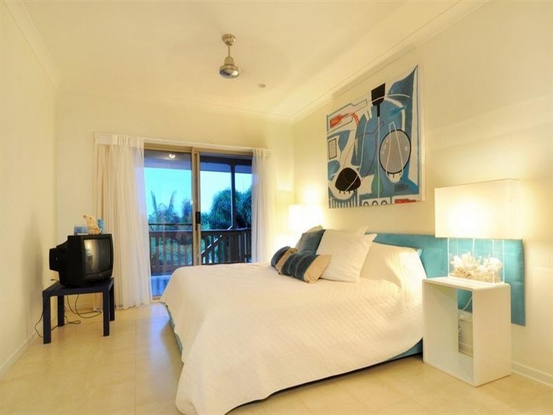 3 Country Road, Cannonvale QLD 4802