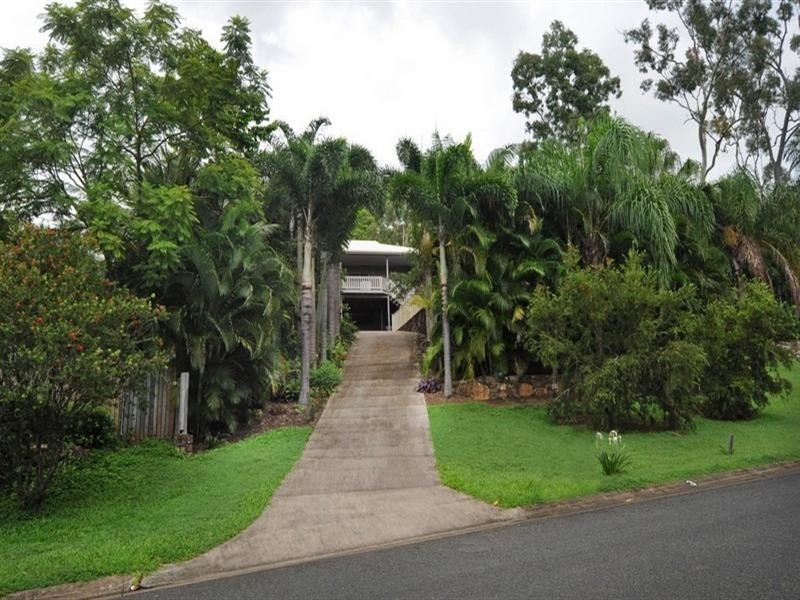 3 Country Road, Cannonvale QLD 4802
