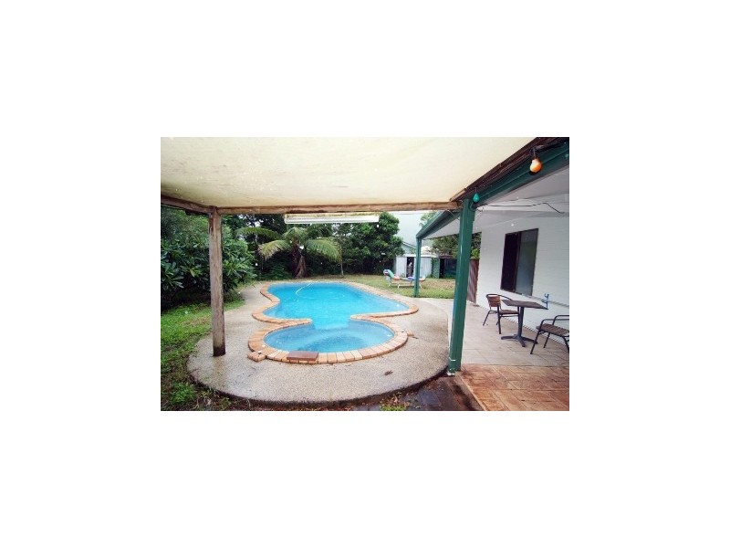 15 Grace Avenue, Cannonvale QLD 4802