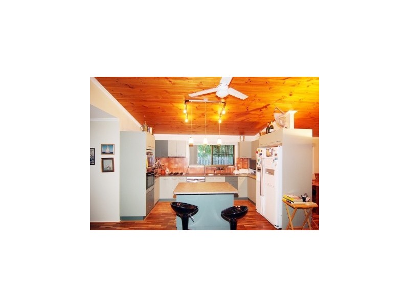 15 Grace Avenue, Cannonvale QLD 4802