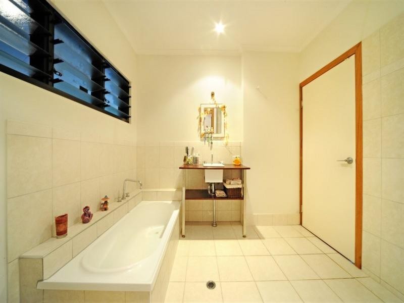 19 Daydream Court, Cannonvale QLD 4802