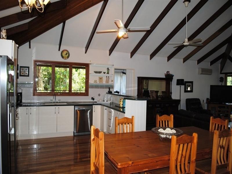 68 Domenica Road, Sugarloaf QLD 4800