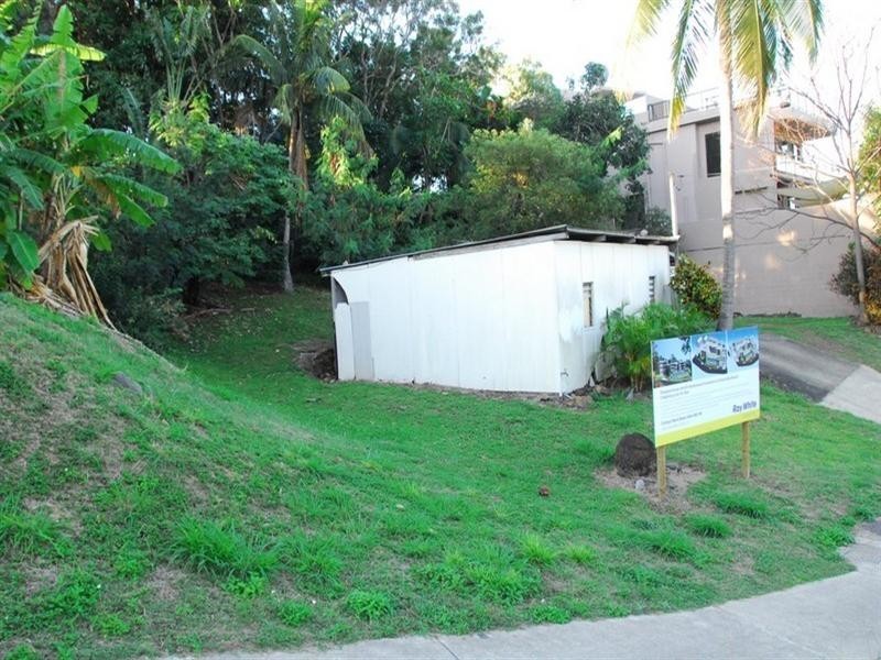 9 Begley Street, Airlie Beach QLD 4802