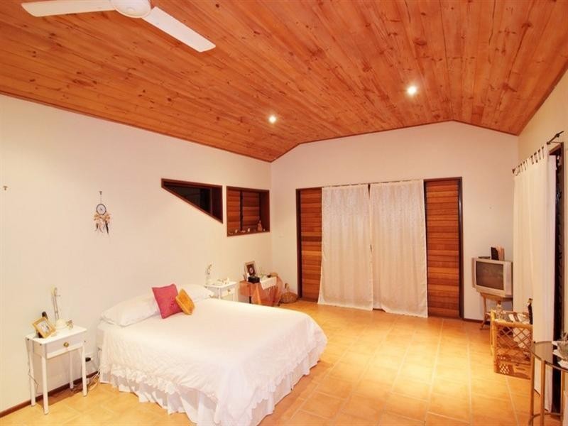 122 Orchid Drive, Cannonvale QLD 4802