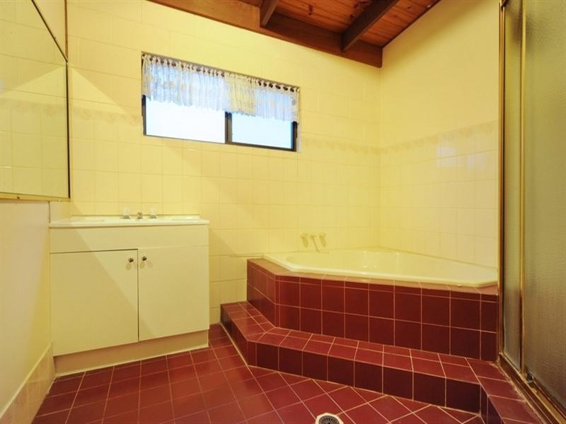 3 Jones Road, Cannonvale QLD 4802