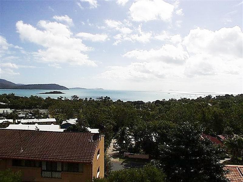 160/3 Eshelby Drive, Cannonvale QLD 4802