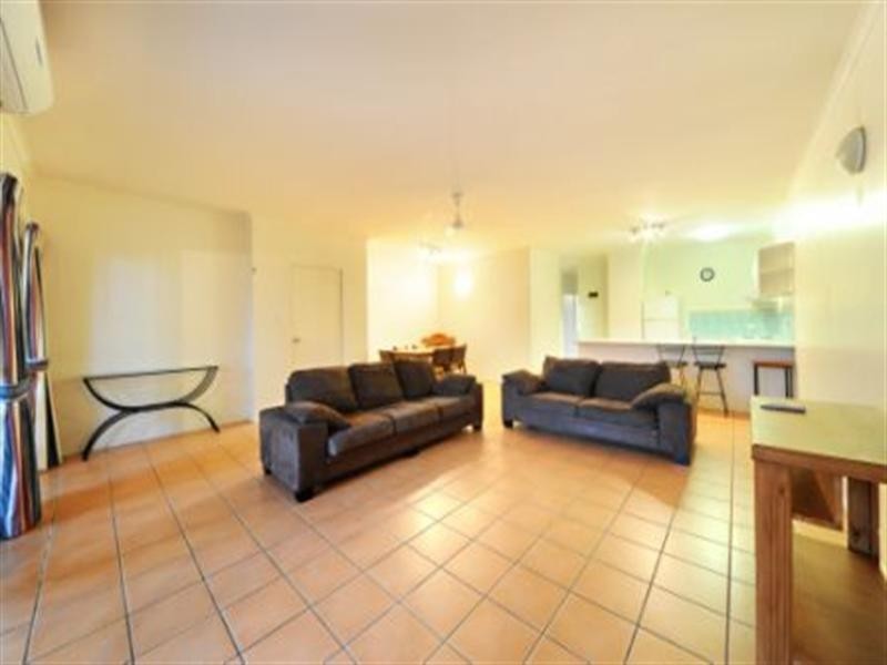 21/24 Island Drive, Cannonvale QLD 4802