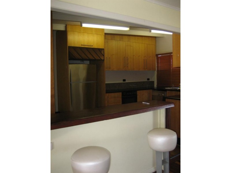 10 Summit Avenue, Cannonvale QLD 4802