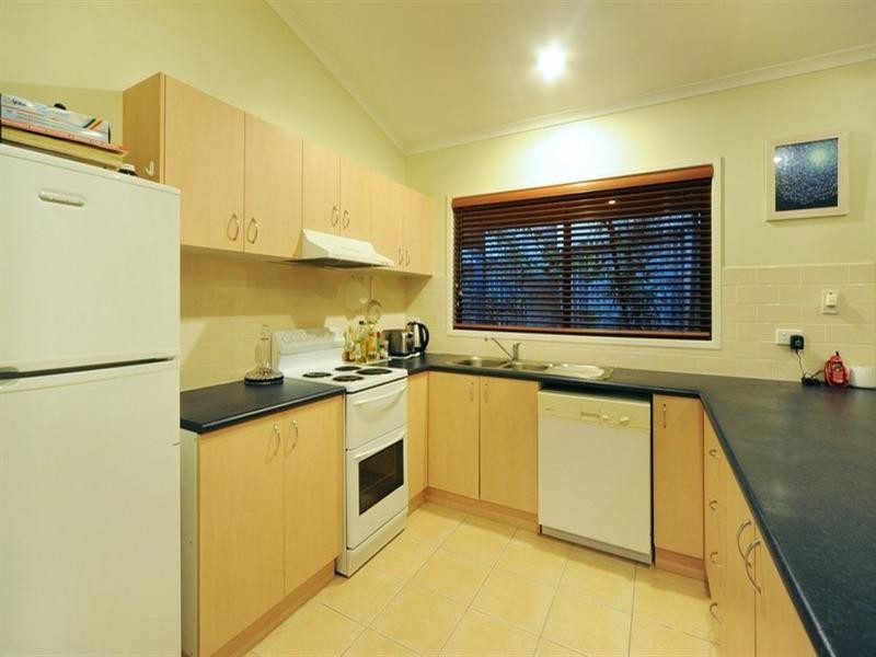 4/6 Border Drive, Cannonvale QLD 4802