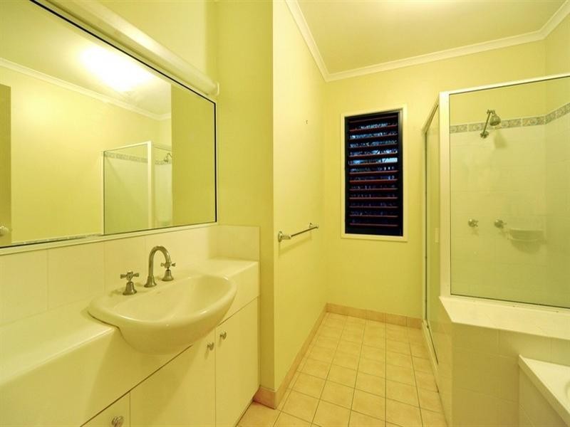 4/6 Border Drive, Cannonvale QLD 4802