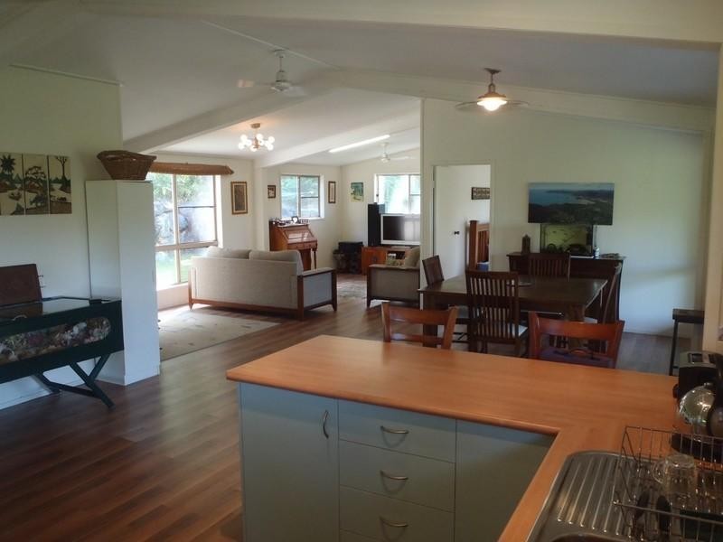 309 Paluma Road, Cannonvale QLD 4802