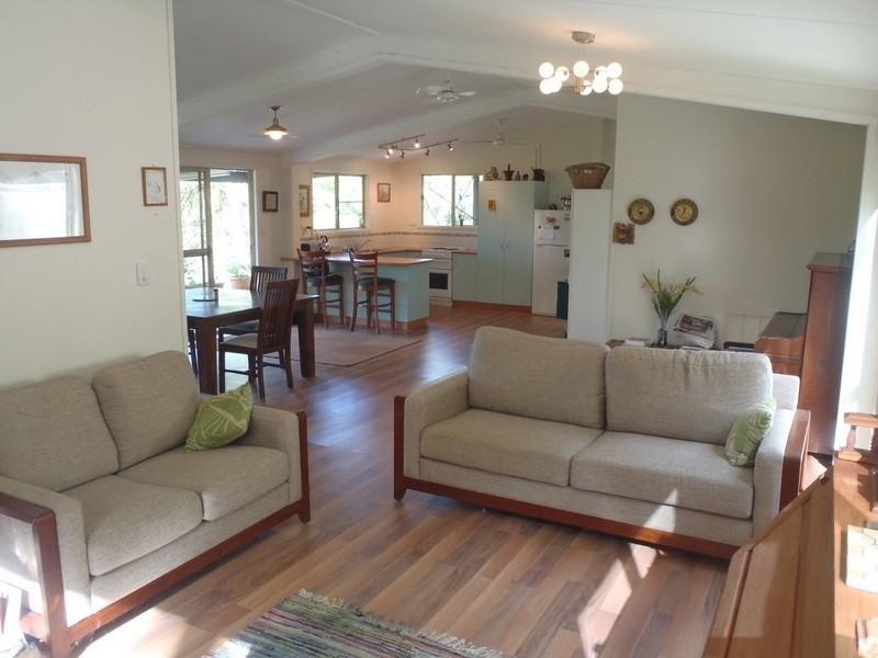 309 Paluma Road, Cannonvale QLD 4802