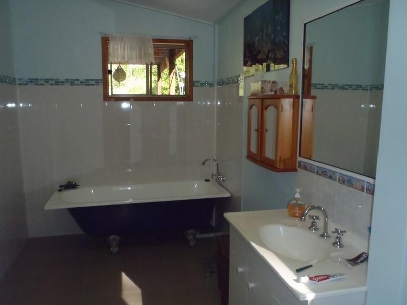 309 Paluma Road, Cannonvale QLD 4802