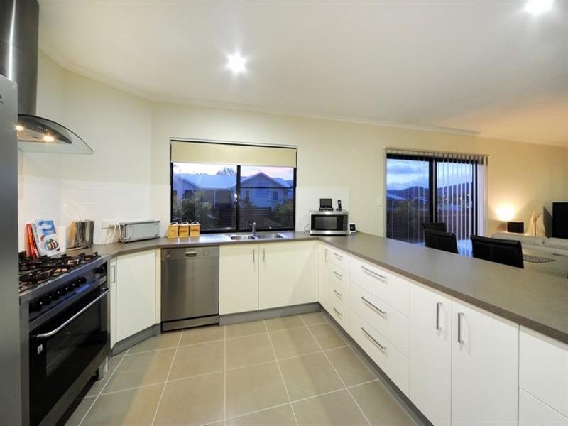 55 Abell Road, Cannonvale QLD 4802