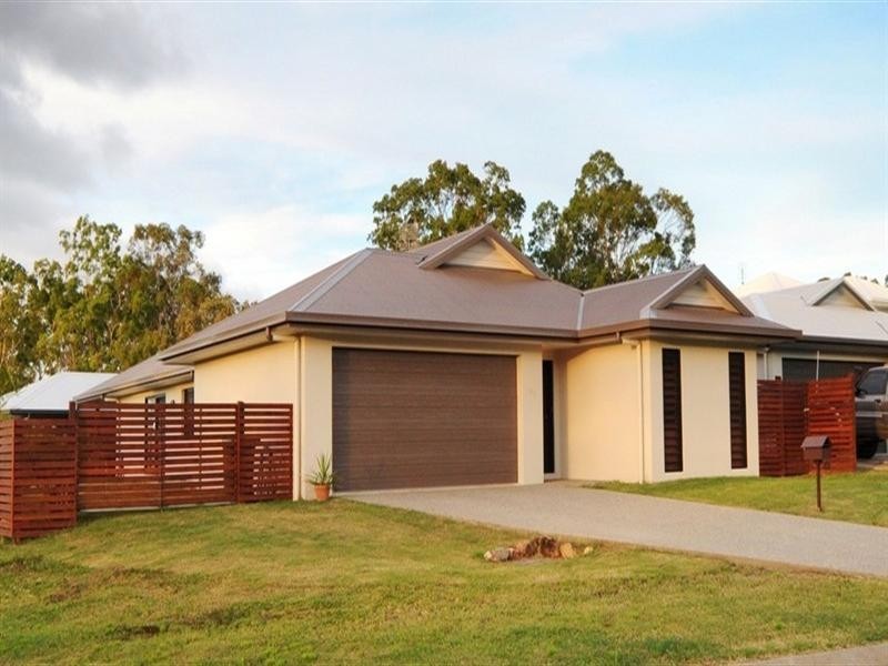 55 Abell Road, Cannonvale QLD 4802