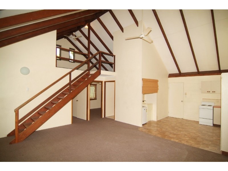 10 Iluka Street, Cannonvale QLD 4802