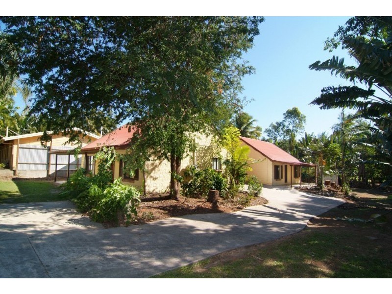 10 Iluka Street, Cannonvale QLD 4802
