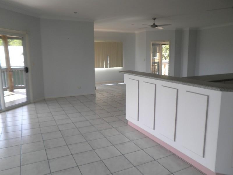 10 Country Road, Cannonvale QLD 4802