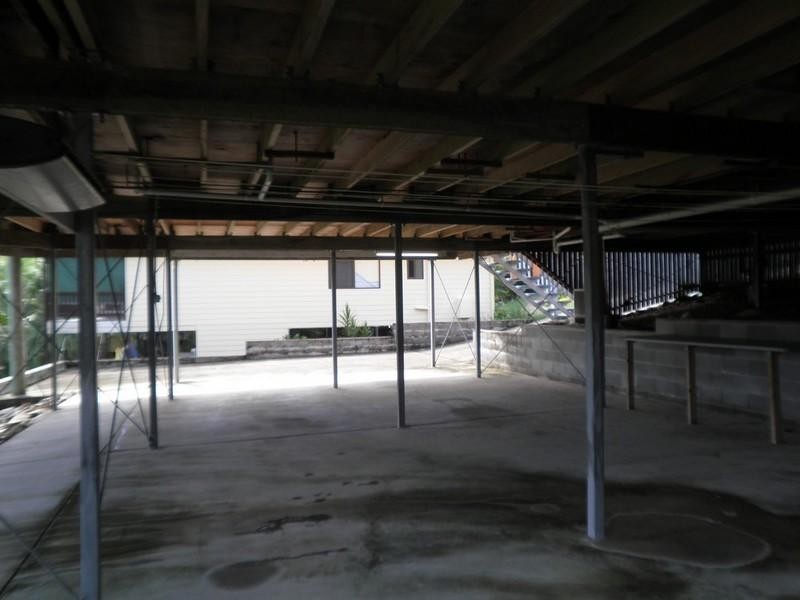 10 Country Road, Cannonvale QLD 4802