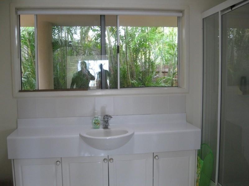 1/30 Macarthur Drive, Cannonvale QLD 4802