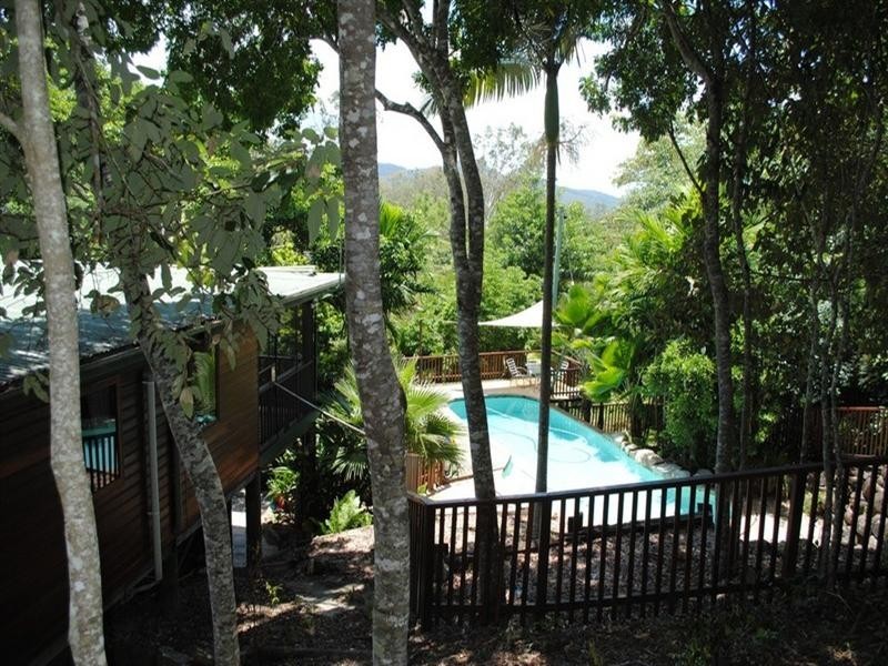 68 Domenica Road, Sugarloaf QLD 4800