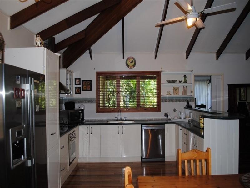 68 Domenica Road, Sugarloaf QLD 4800