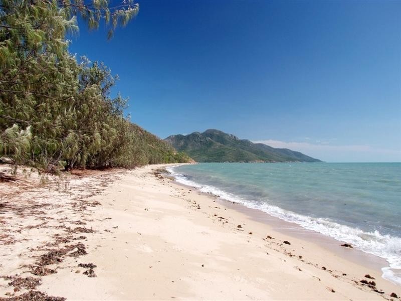 88 Gloucester Avenue, Hideaway Bay QLD 4800