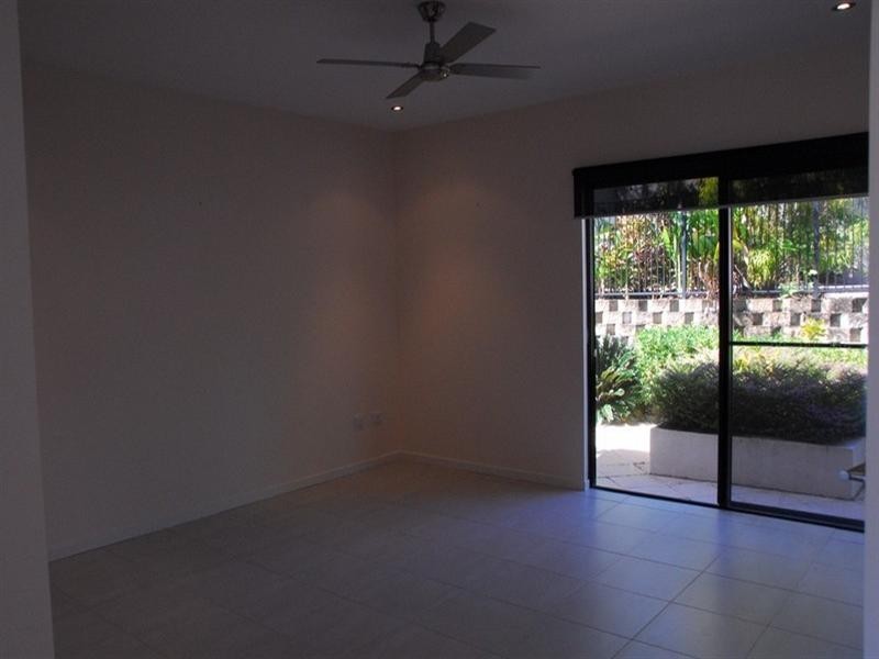 5 Whitehaven Crescent, Cannonvale QLD 4802