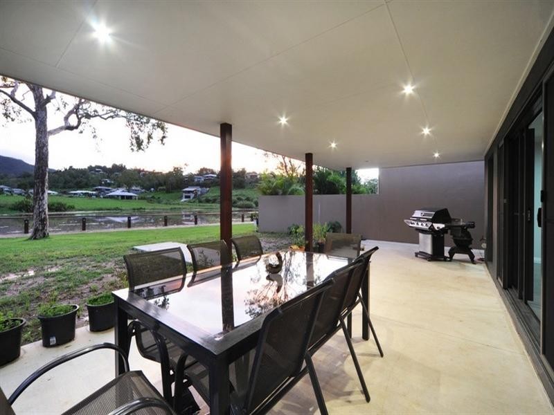 48 Abell Road, Cannonvale QLD 4802