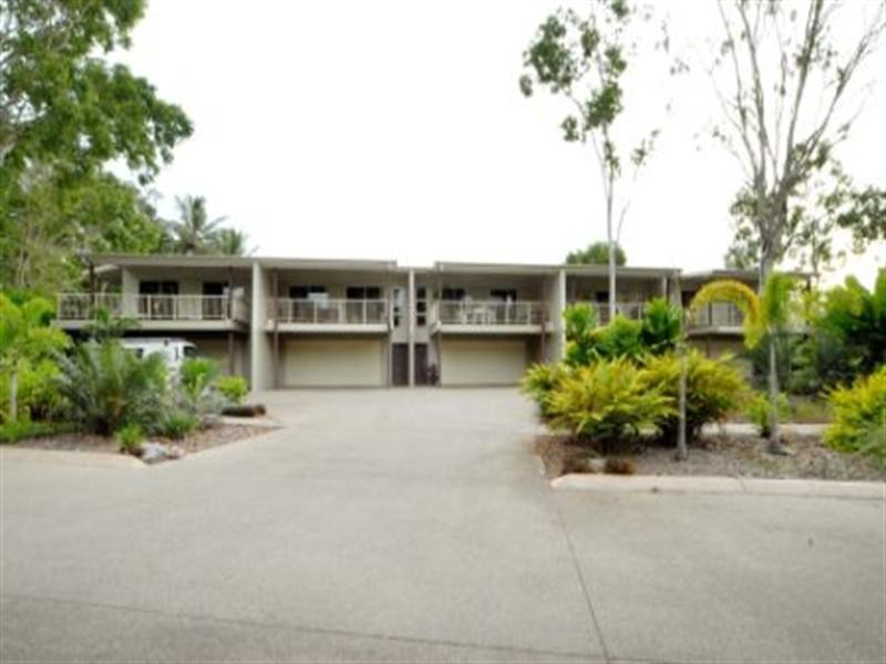 8/21 Shute Harbour Road, Cannonvale QLD 4802