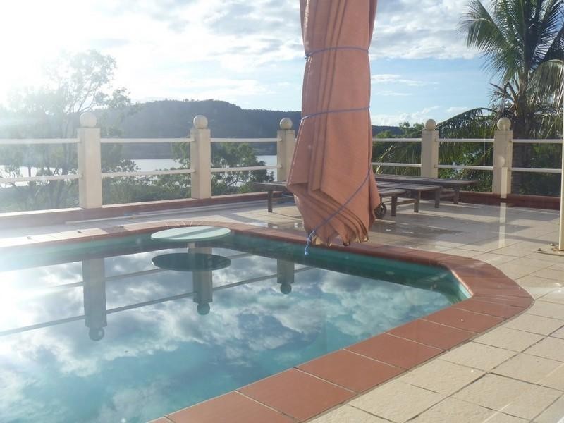 1/30 Macarthur Drive, Cannonvale QLD 4802