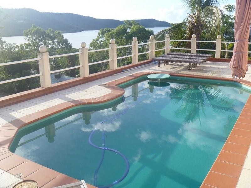 1/30 Macarthur Drive, Cannonvale QLD 4802