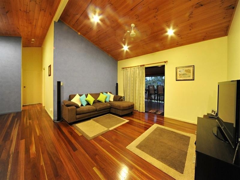 8 South Molle Boulevard, Cannonvale QLD 4802