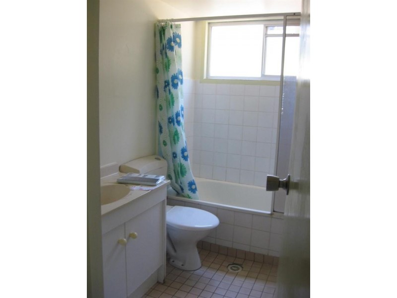 2/6 Martins Lane, Cannonvale QLD 4802