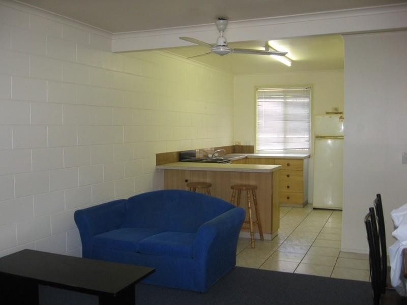 2/6 Martins Lane, Cannonvale QLD 4802