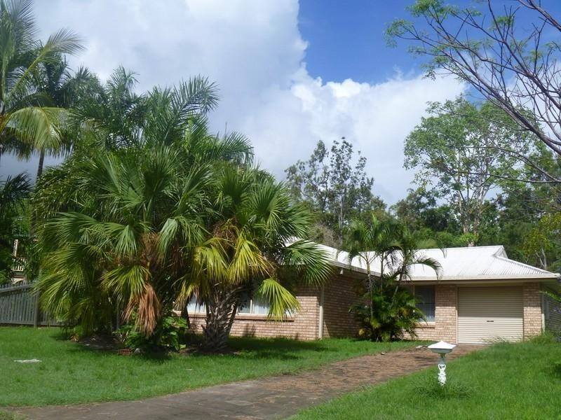 8 Solway Avenue, Cannonvale QLD 4802