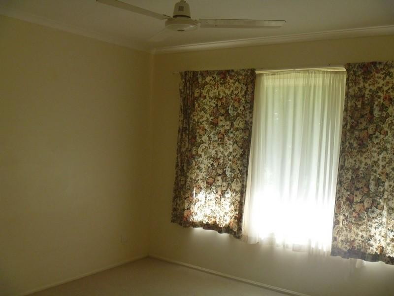 8 Solway Avenue, Cannonvale QLD 4802