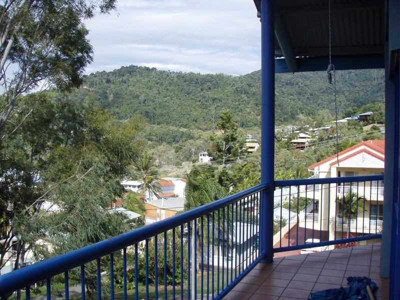 5 Begley Street, Cannonvale QLD 4802