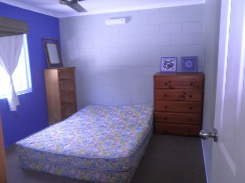 4/11 Island Drive, Cannonvale QLD 4802