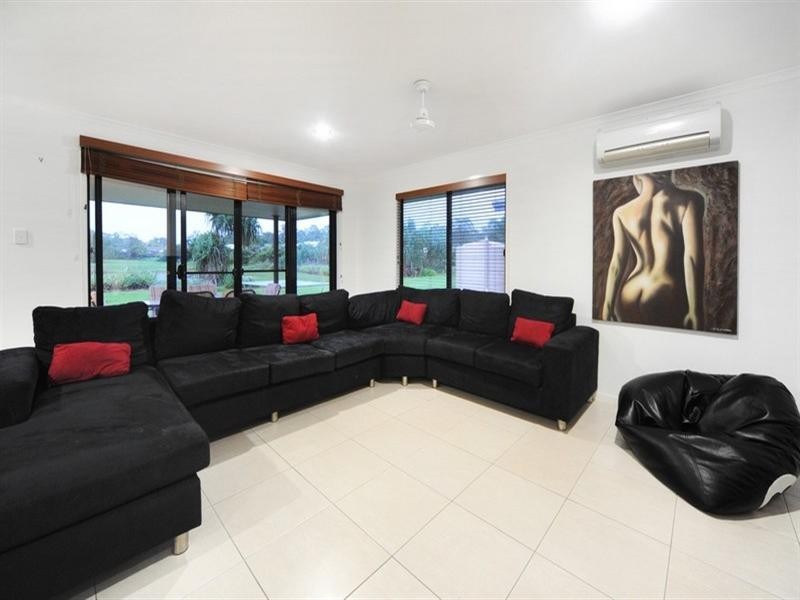 91 Abell Road, Cannonvale QLD 4802