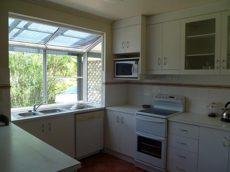 55 Manooka Drive, Cannonvale QLD 4802