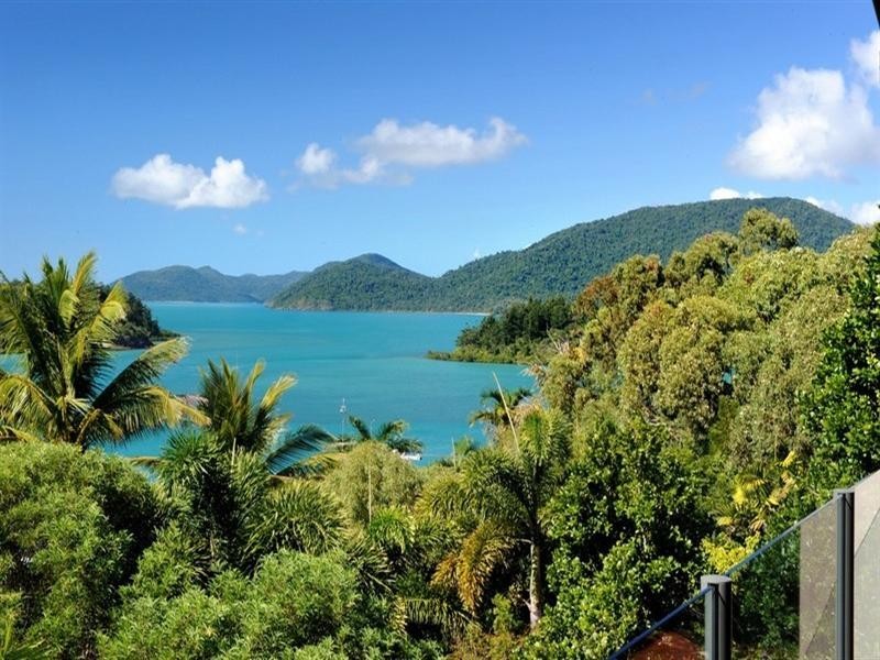7 Shutehaven Close, Shute Harbour QLD 4802