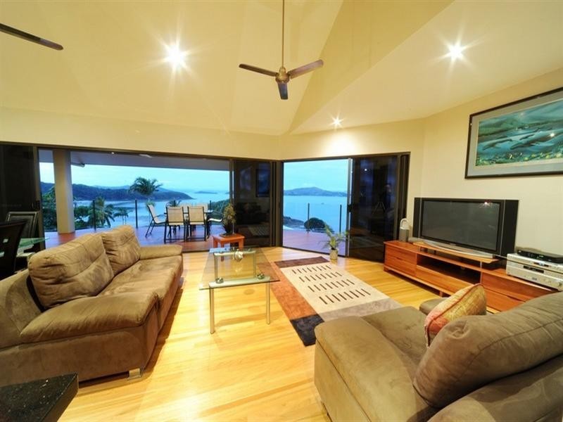 7 Shutehaven Close, Shute Harbour QLD 4802