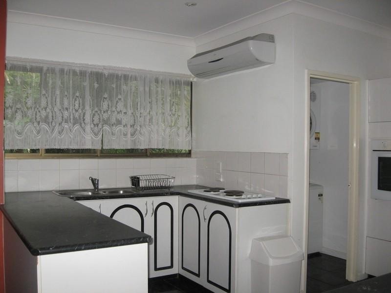 8/2 Eshelby Drive, Cannonvale QLD 4802